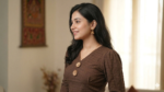 Textured V‑Neck Top with Wooden Buttons - Image 2